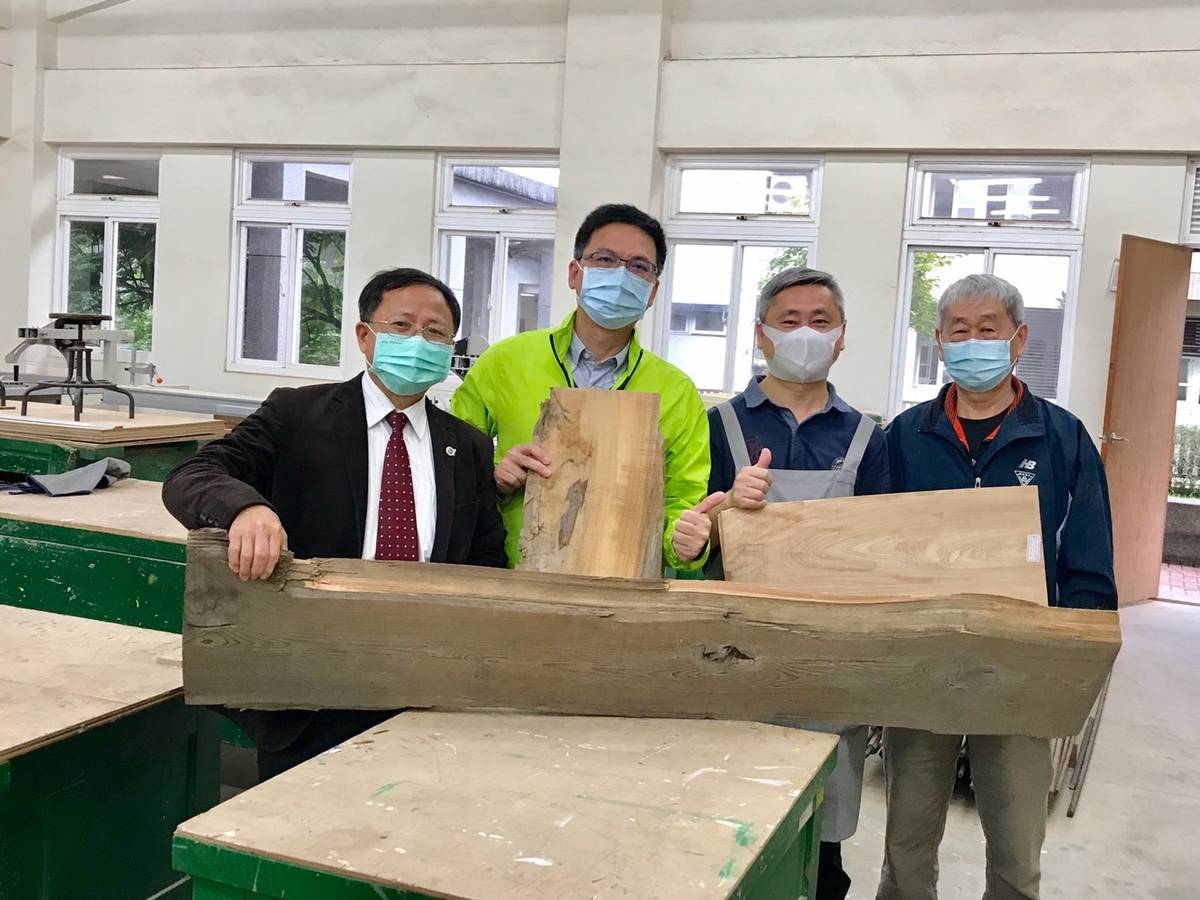 瑞芳高工攜手亞東技術學院實作「檜木精油抗菌消毒乾洗手」防疫小物
