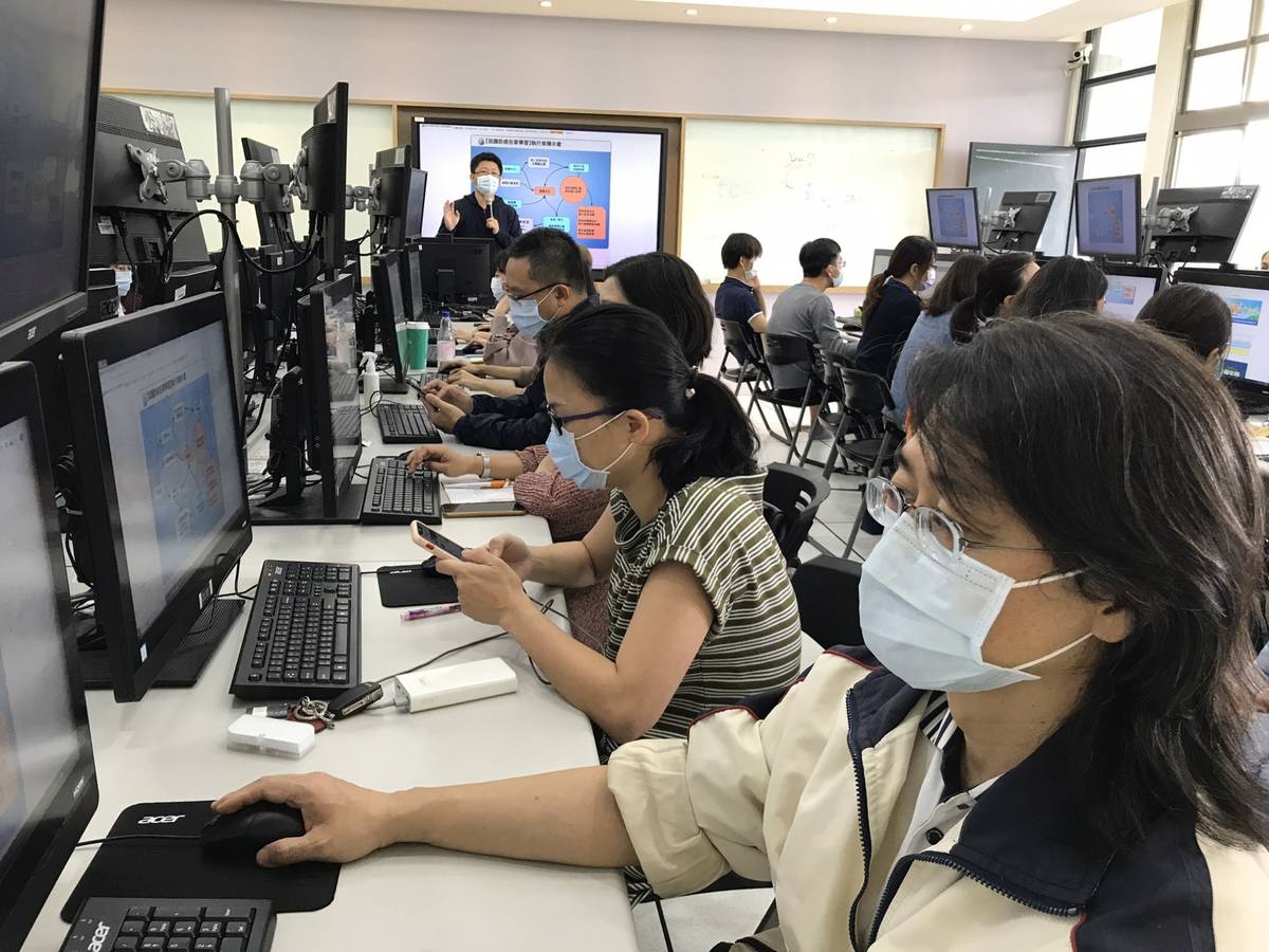 中市培訓視訊教學種子教師上課情形