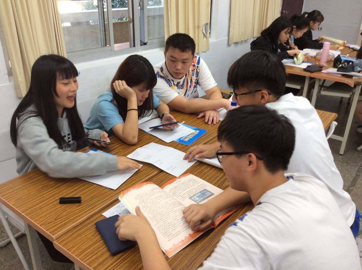 復興高中透過理財教育手冊1.0讓學生瞭解支付工具