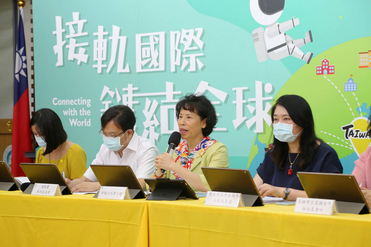 專案辦公室執行秘書邱玉蟾參事說明深入細節