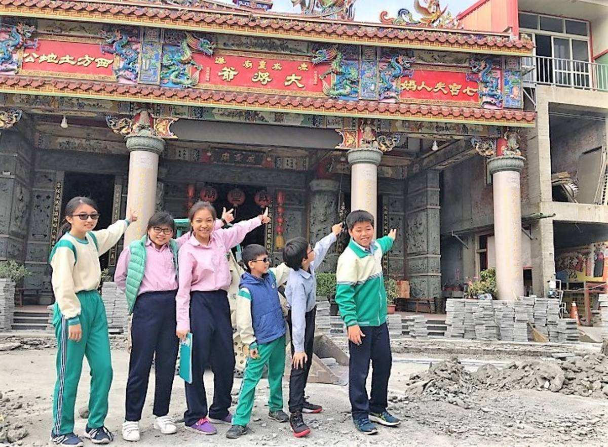 彰化縣鹿東國小以「七夕話亭七娘媽」為主題研究得到國際網博白金獎