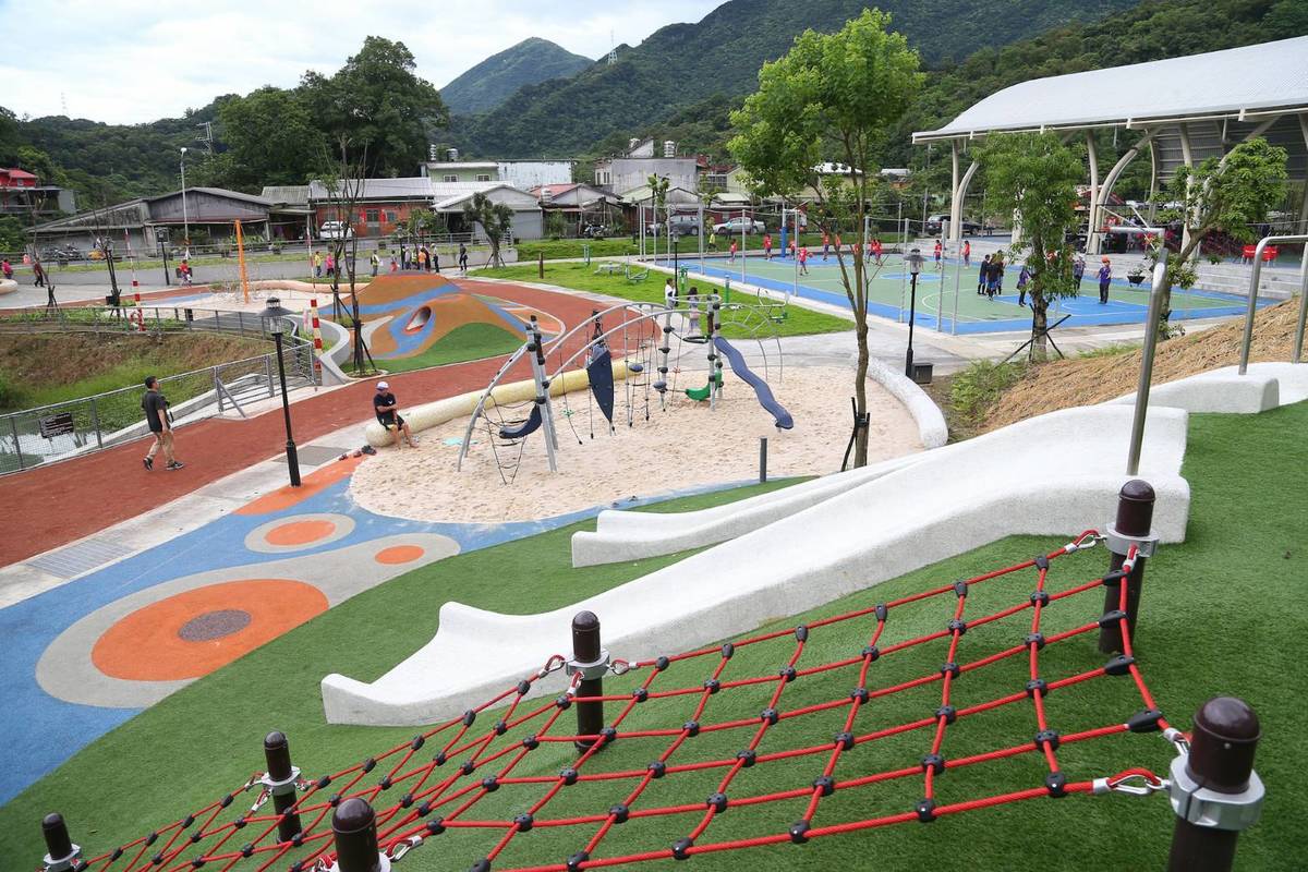 瑞芳運動公園是瑞芳區首座大型全齡共融式公園。