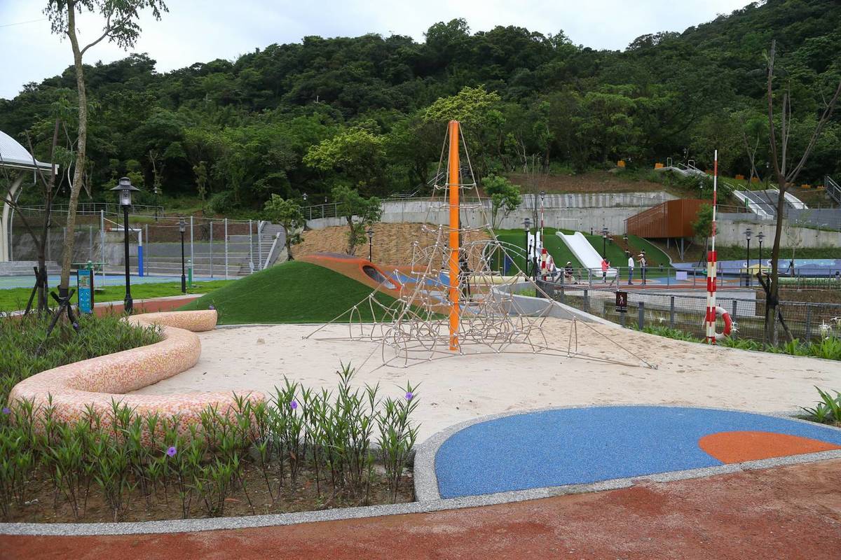 瑞芳運動公園是瑞芳區首座大型全齡共融式公園。