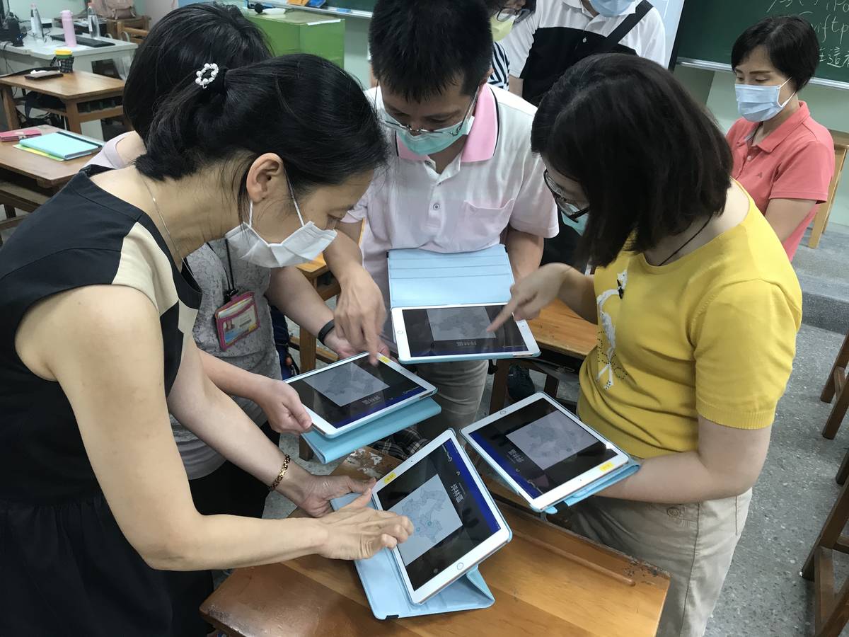 新北市辦理「平板在教學上應用」25場教師研習。