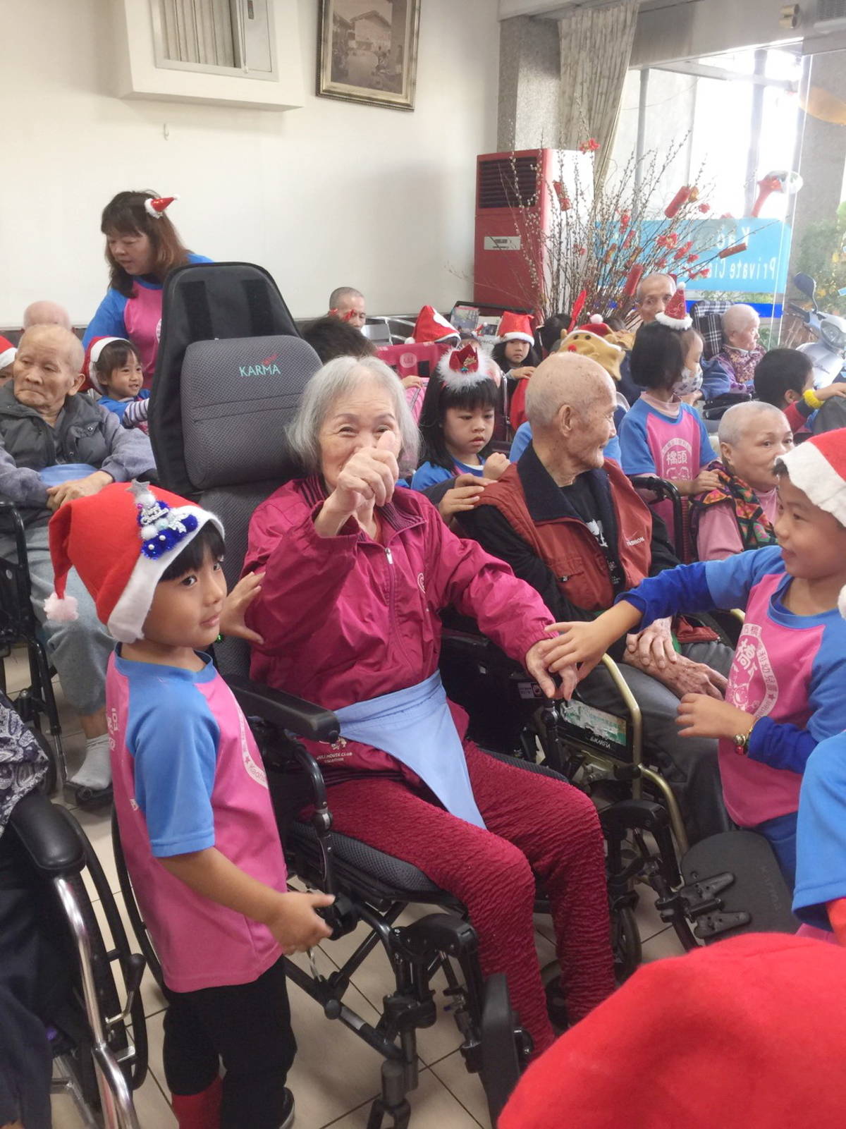 橋頭非營利幼兒園社區老人關懷活動.jpg