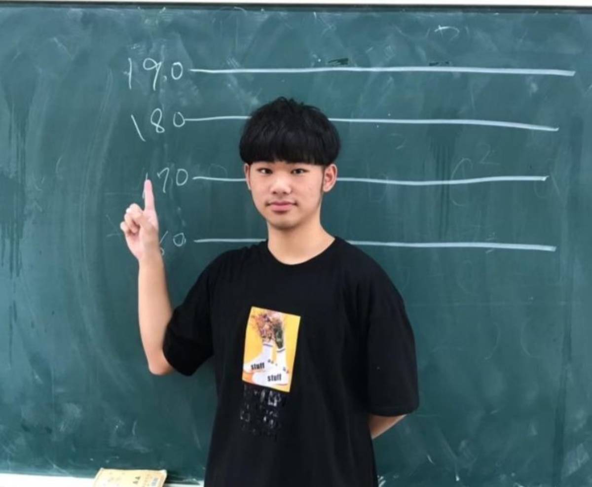 啟明學校高聖哲同學獲得全國視障演講比賽優勝，熱愛運動的她在各項田徑競賽中屢獲佳績