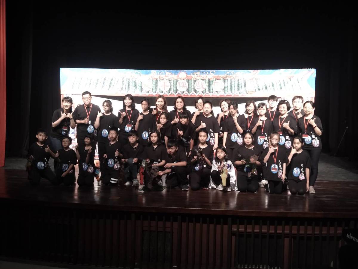 現代偶戲光影組由臺北市延平國小帶來「蜘人蜘面 盤絲鬧西遊」演出。(國立台灣藝術教育館提供)