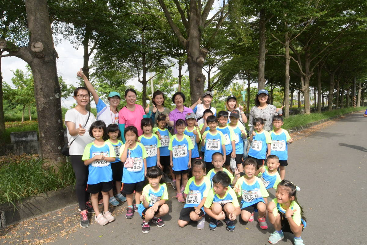 彰化縣長王惠美祝福畢業生身體健康並鼓勵以運動家精神繼續努力 (照片:彰化縣政府)