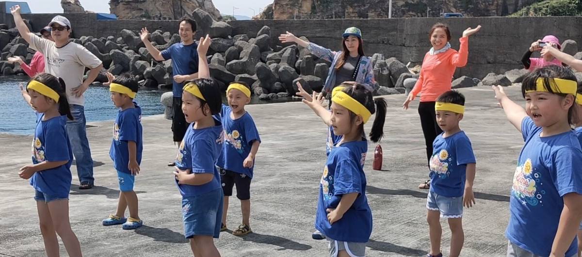 野柳附幼防疫健身-岸上跳新北健康Follow Me幼兒健康操暖身。