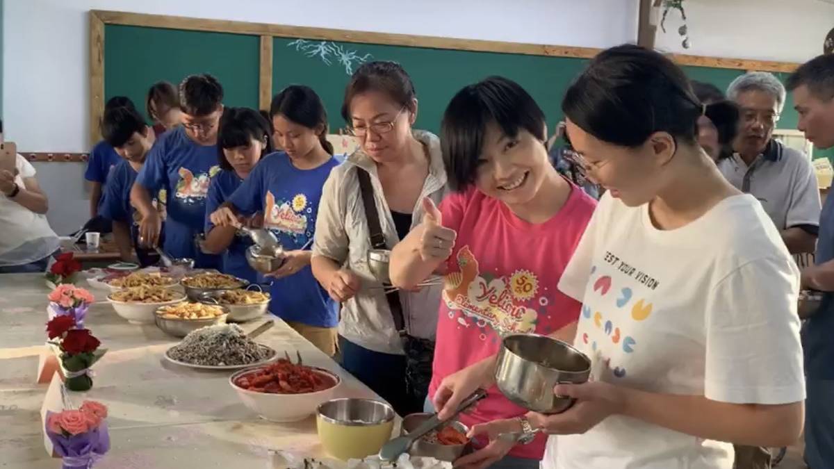 明星主廚和學生們的「食尚」創意，讓師生們用味蕾記憶將難忘的小學歡樂時光收藏在心底。