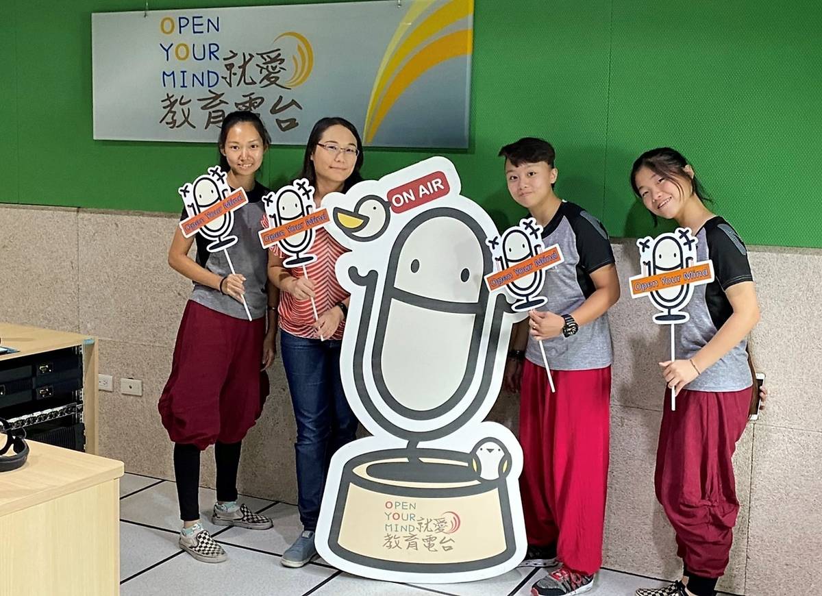 新和興劇團年輕演員們來節目中分享經典劇碼
