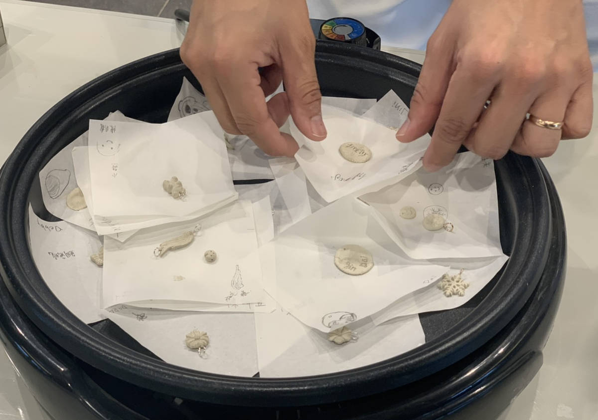 透過漸進式教學讓每位參與學員，透過課程了解不同創作媒材。