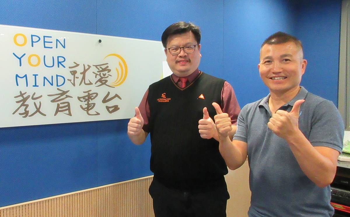 中山醫學大學附設醫院健康管理中心主任林敬斌醫師與常罡合影