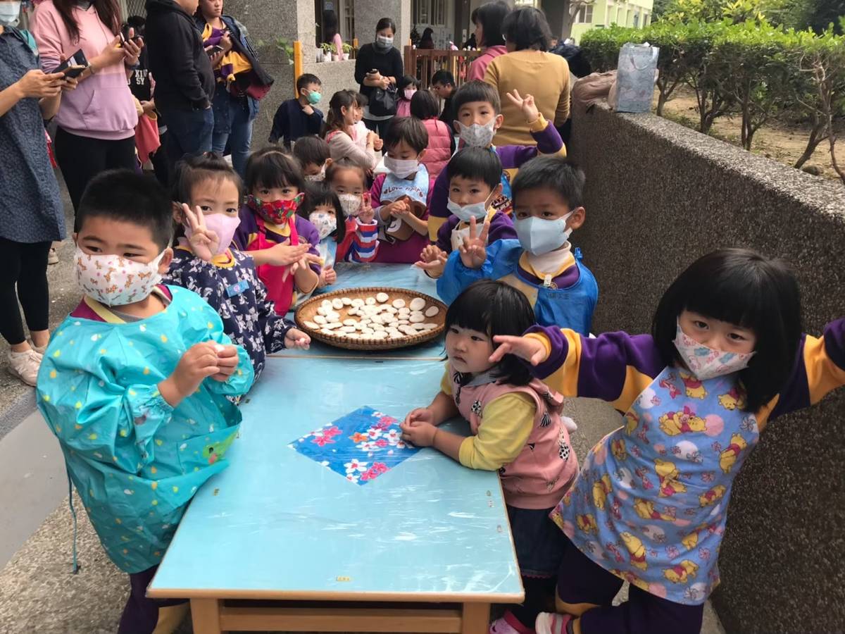 福星非營利幼兒園自製客家點心牛汶水.jpg