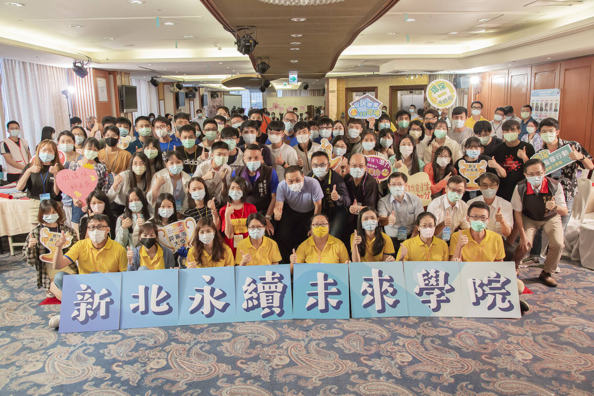 市長跟學生交流時說到，環境問題沒有年齡、國界之分，要從自身做起。