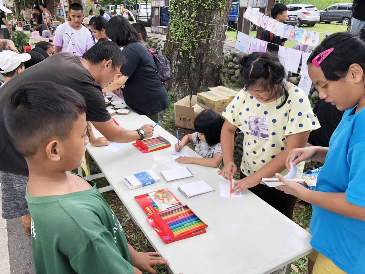 世展會東區辦事處臺東4個中心8月份陸續辦理才藝學習發表，藉此增加孩子的舞臺經驗，並透過與他人分享的過程中轉化成對自我的肯定。
