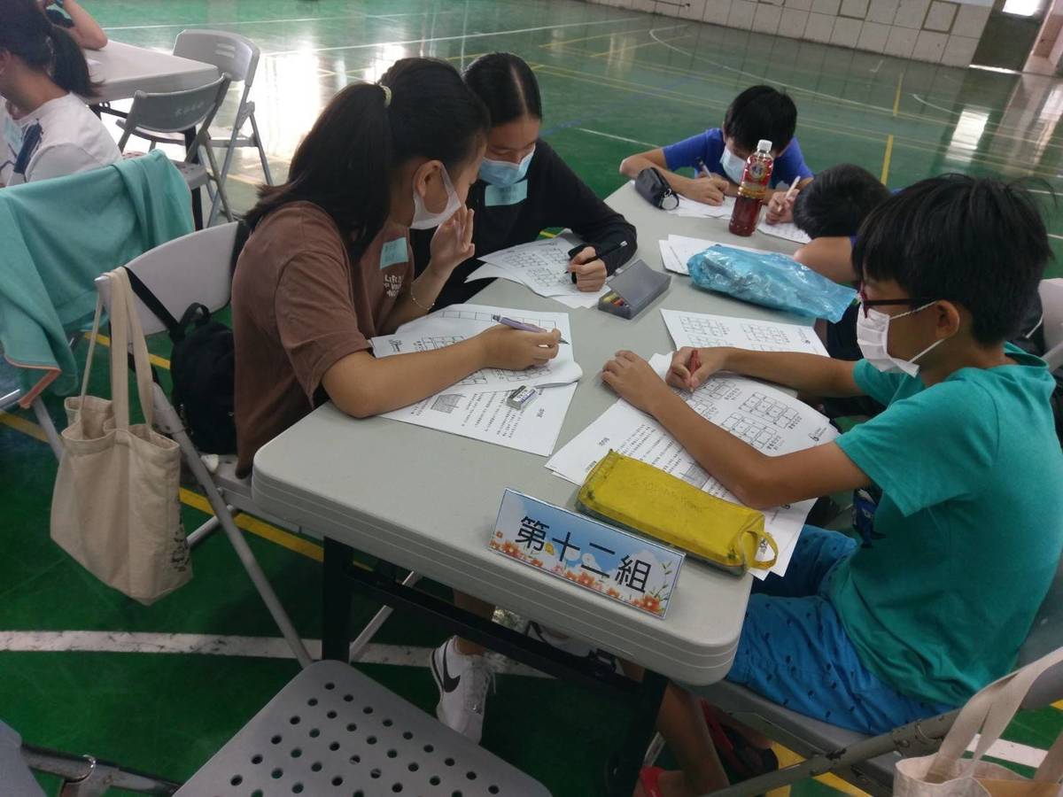 茱莉亞‧羅賓遜數學嘉年華強調團隊合作討論及動手做