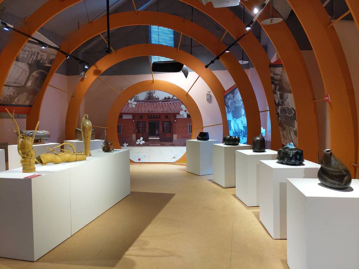 「綻放：藝術陶世界」即日起展至10/31（圖片來源：苗栗縣文化觀光局）