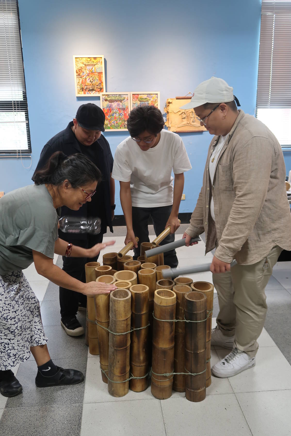 蚵架和蚵繩，變成可以互動的藝術作品