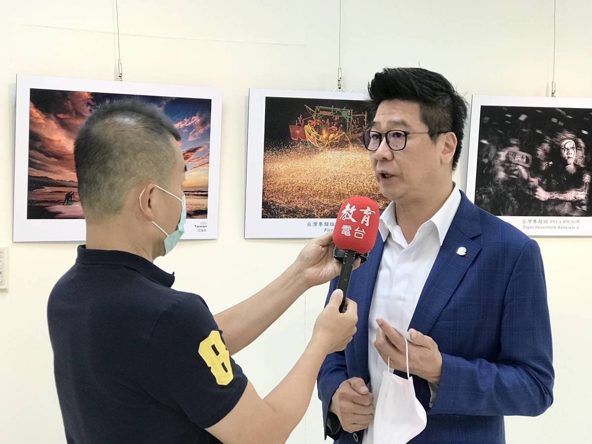 藝術家王龍財受訪