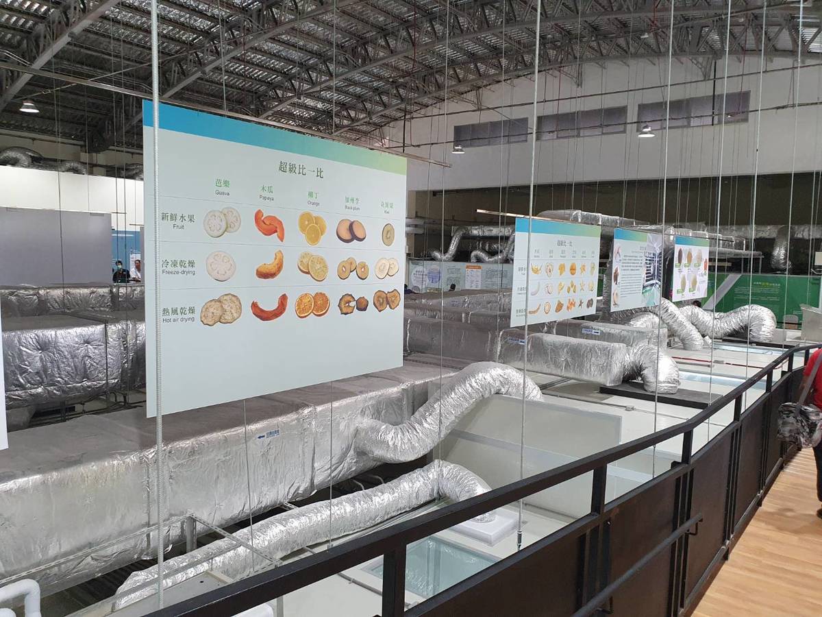 臺東大學「東部生物經濟中心先導工廠」今(11)日正式開幕，將作為臺東特色產品試量產的基地，協助地方產業升級。