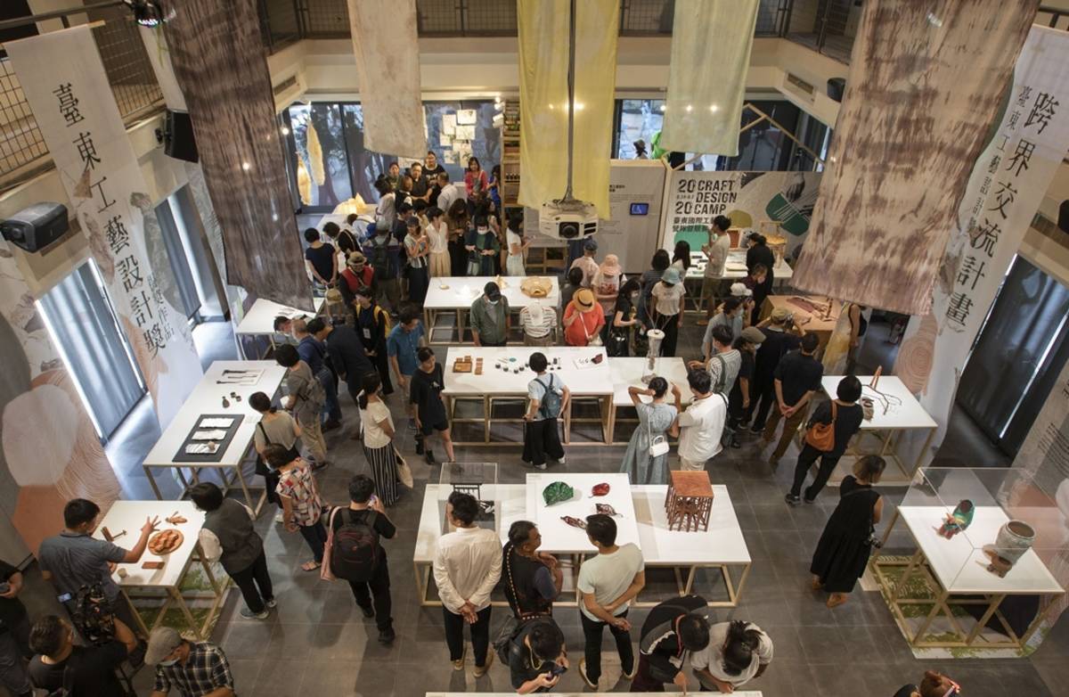 「臺東工藝設計獎暨展覽」即日起於臺東美術館大文創教室展出。