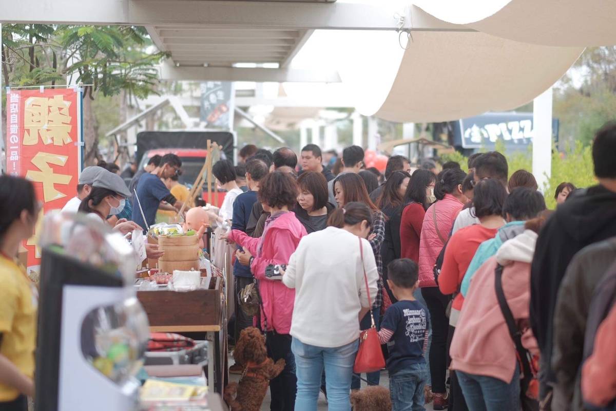 爺奶生活節規劃椰奶市集，邀請將近80組品牌攤位讓民眾好好逛