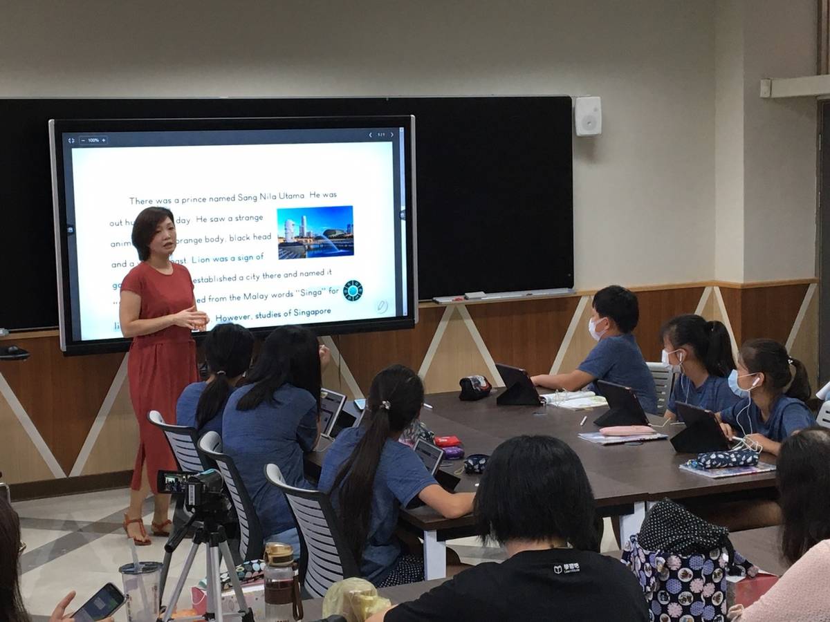 新店國小劉儒蓁老師運用Learn Mode學習吧平台進行六年級英語教學。