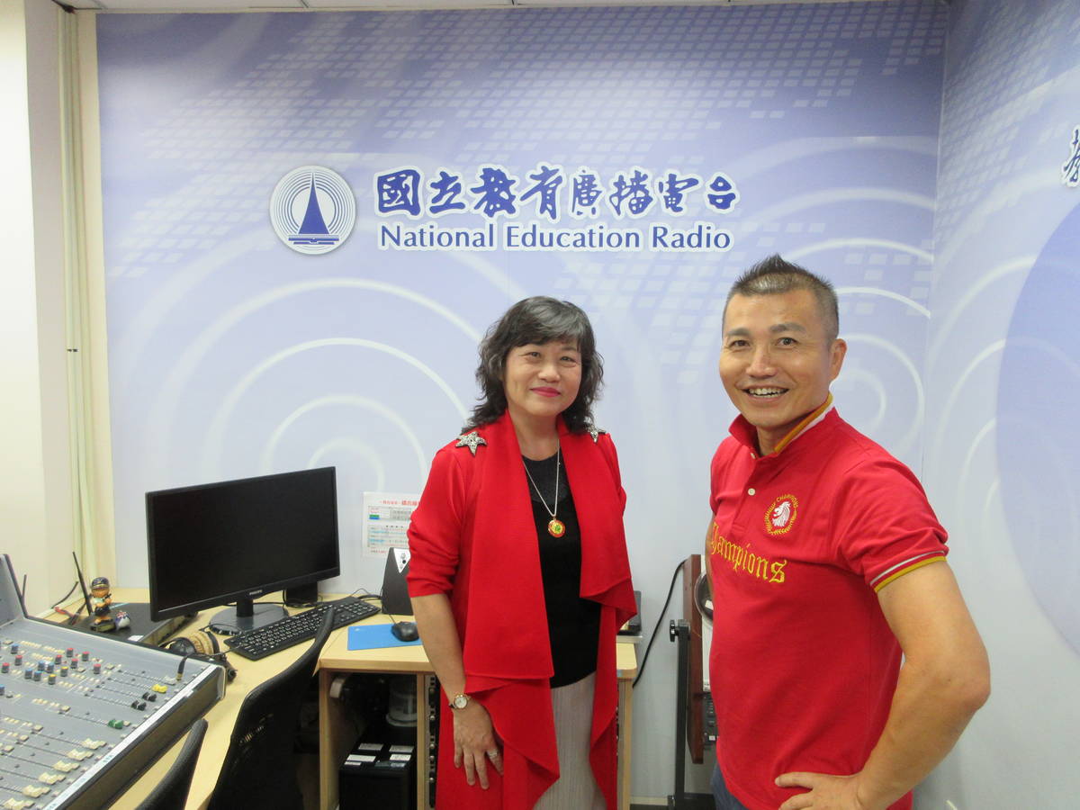畫家王美玥與常罡合影