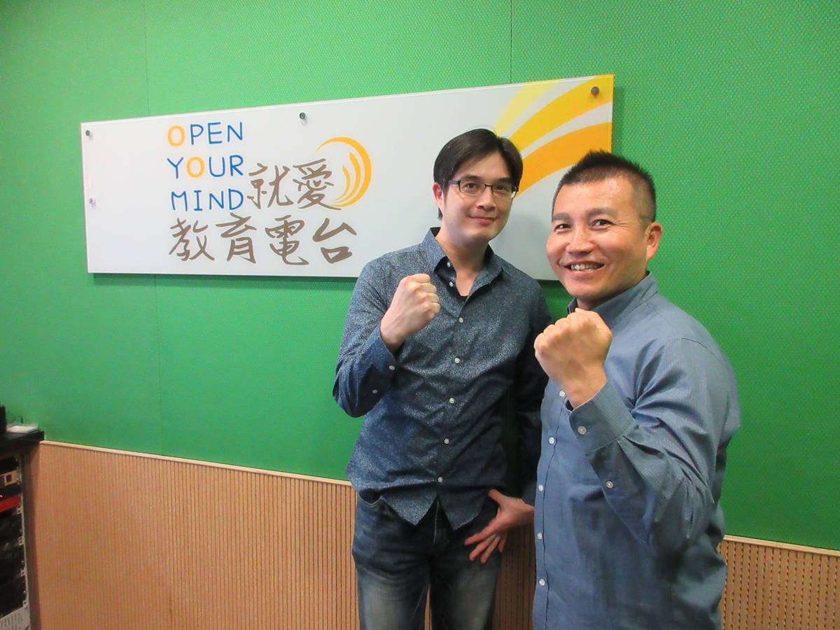大里仁愛醫院耳鼻喉頭頸外科張進芳醫師與常罡合影