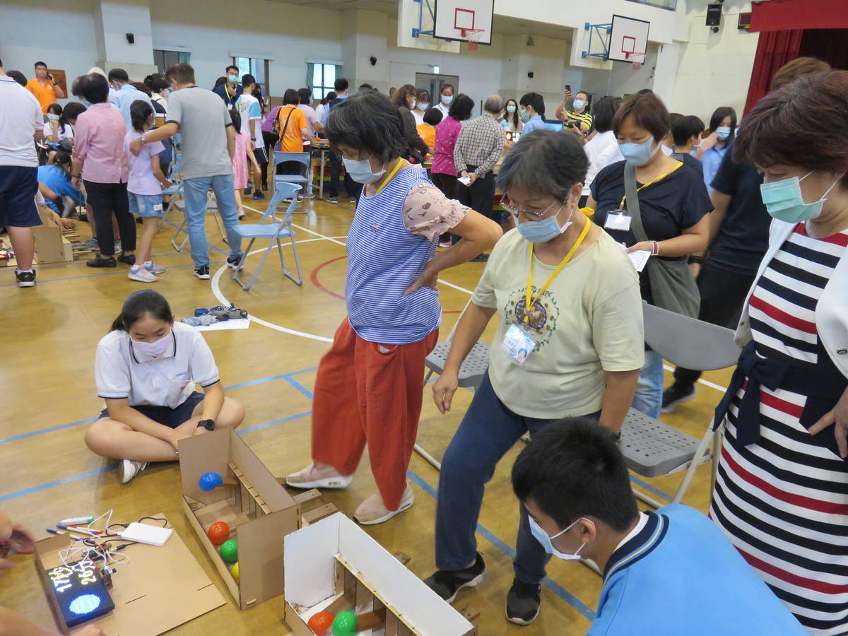 AI活力彩球機訓練身體協調度、提升認知功能