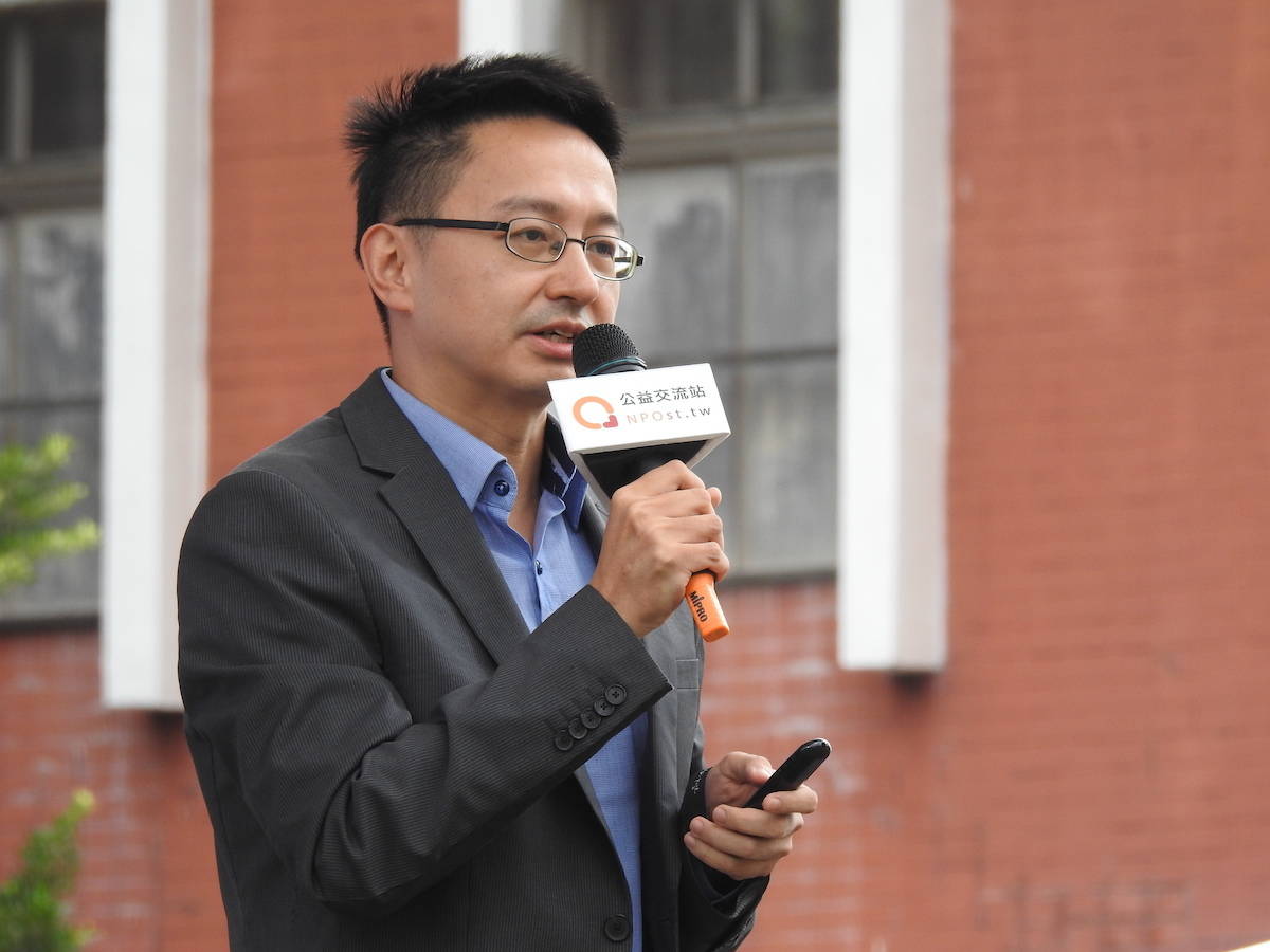 疾病管制署副署長羅一鈞首次從數位公民的觀點談疫情始末