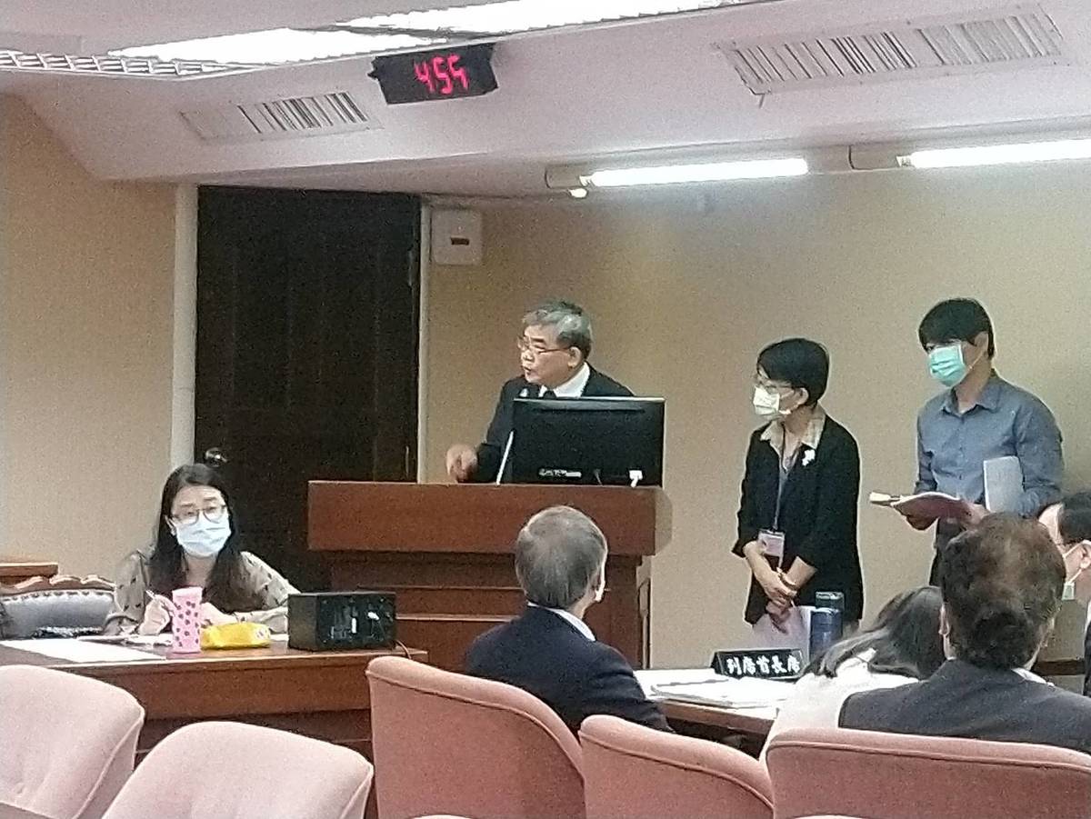 教育部次長蔡清華  出席立院備詢