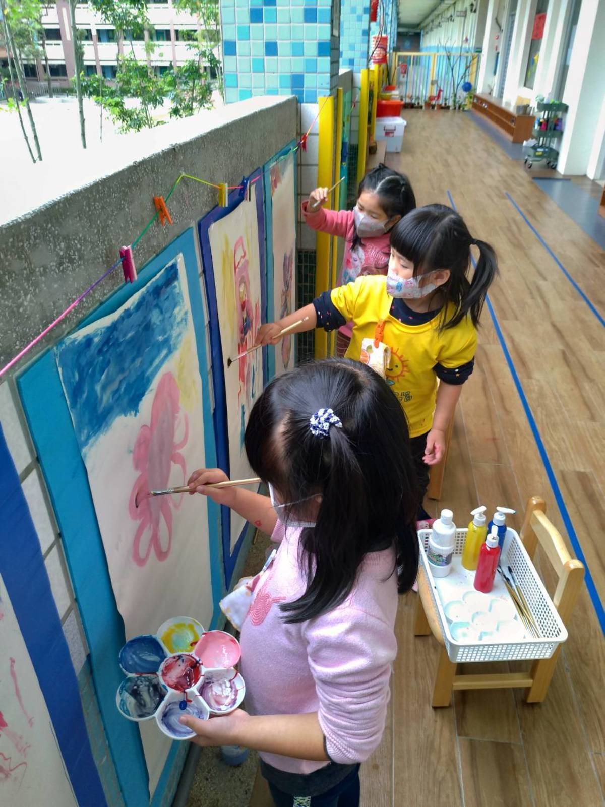 向陽非營利幼兒園畫畫時間.jpg