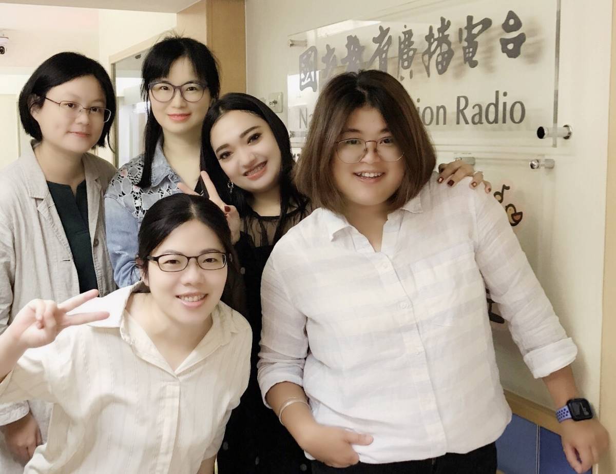 主持人孫珮珊，葉沁彤，來賓合瓊玲、張蘊之、楊萬利.jpg