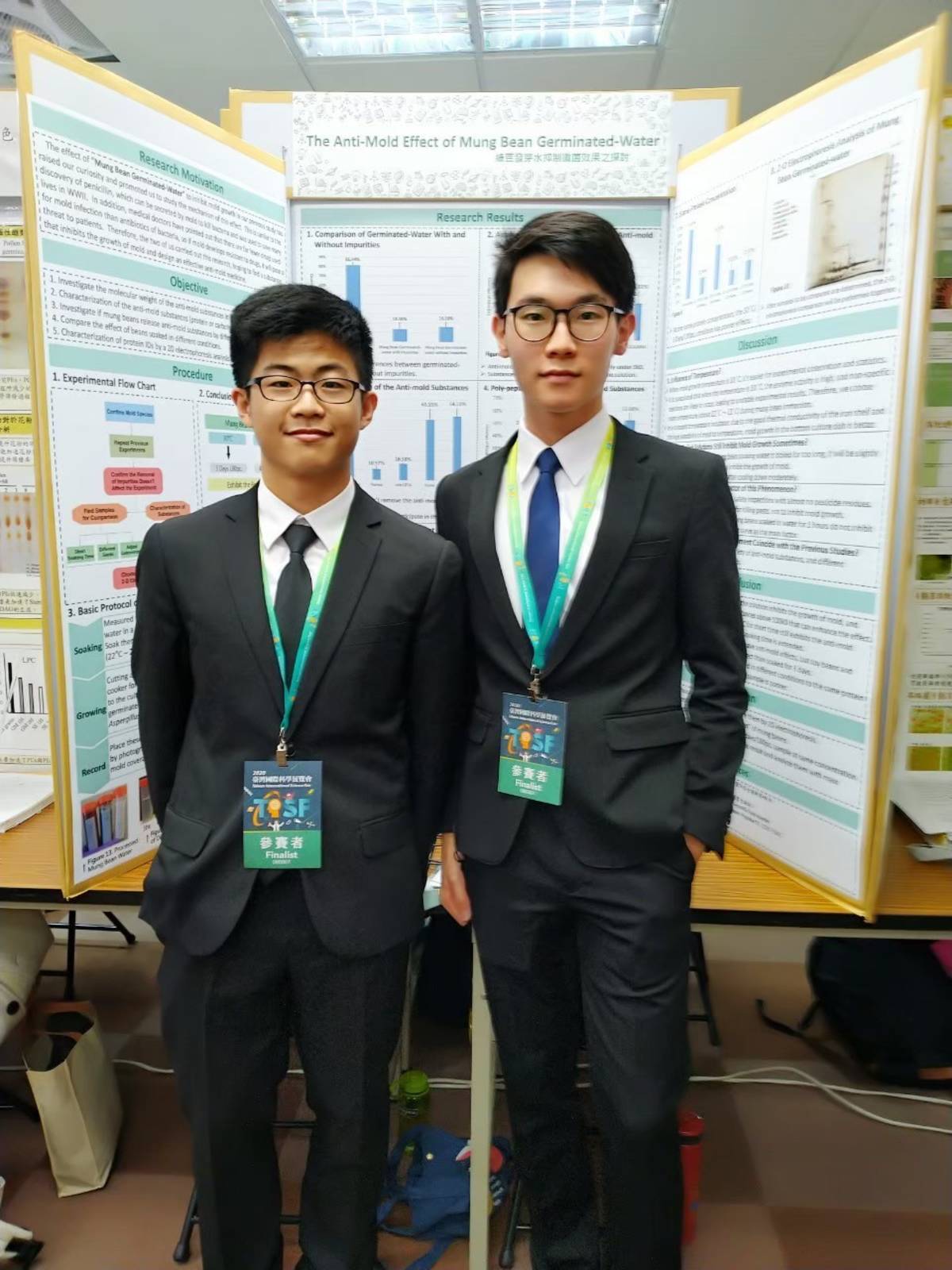 中國醫藥大學醫學系王濰平、長庚大學醫學系王瀚德同學在國際科學競賽奪下傲人的好成績。