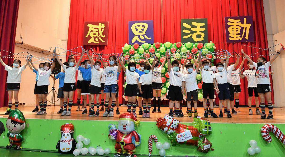 彰化縣培英國小跳繩隊也在感恩晚會上表演(圖片來源：培英國小提供)