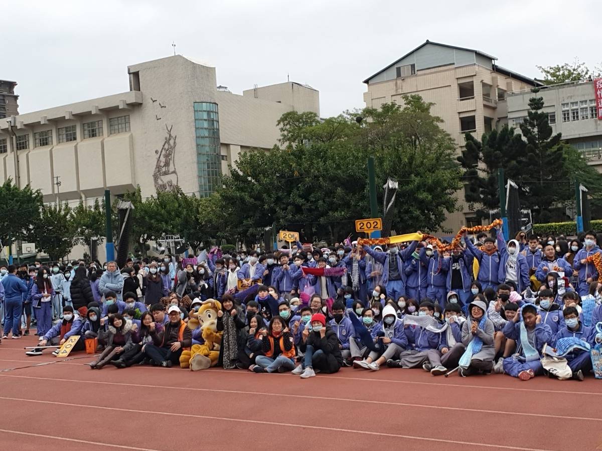 三民高中愛很簡單系列活動 夢想飛翔愛無限大。