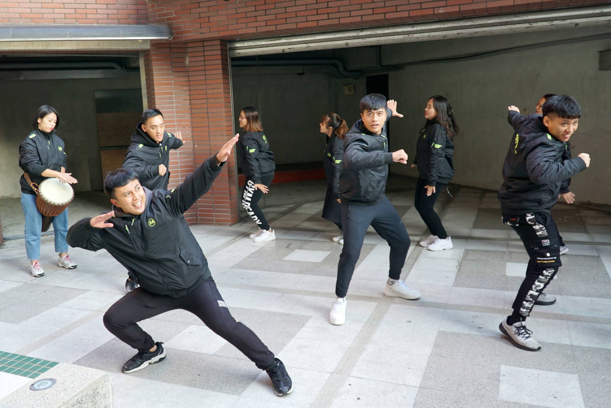 大葉大學原聲原舞隊同學認真地練習 (照片:大葉大學)