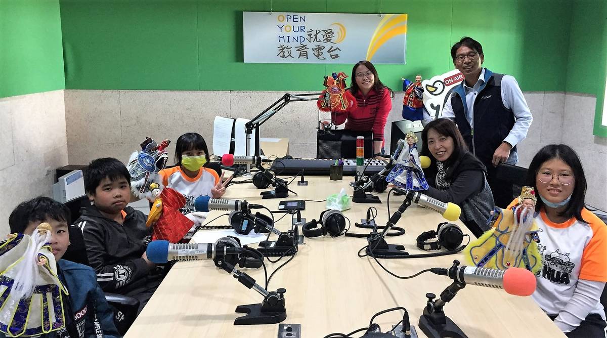 彰化縣興華國小以布袋戲教學讓學生更認識母語