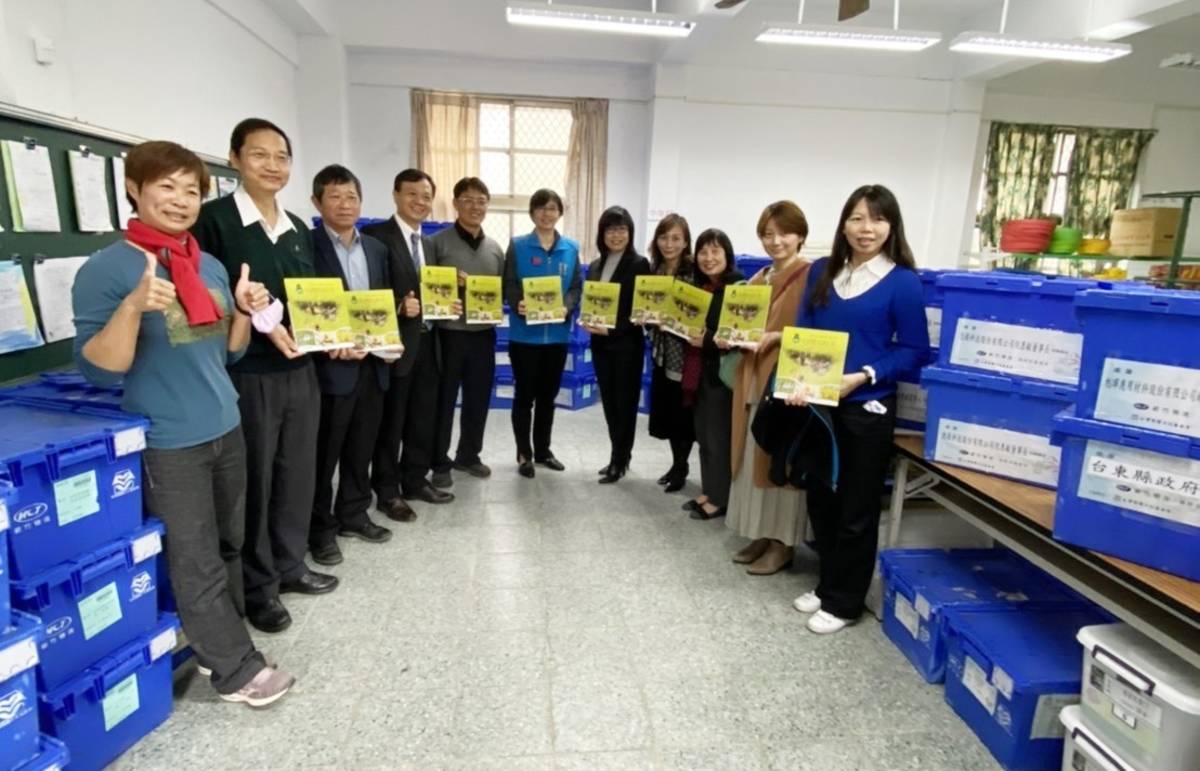 臺東福原國小因圖書高借閱率導致書籍老舊，在臺灣閱讀文化基金會協助下，今年度募集各單位資源，汰換了60箱的書箱，讓書庫重生。