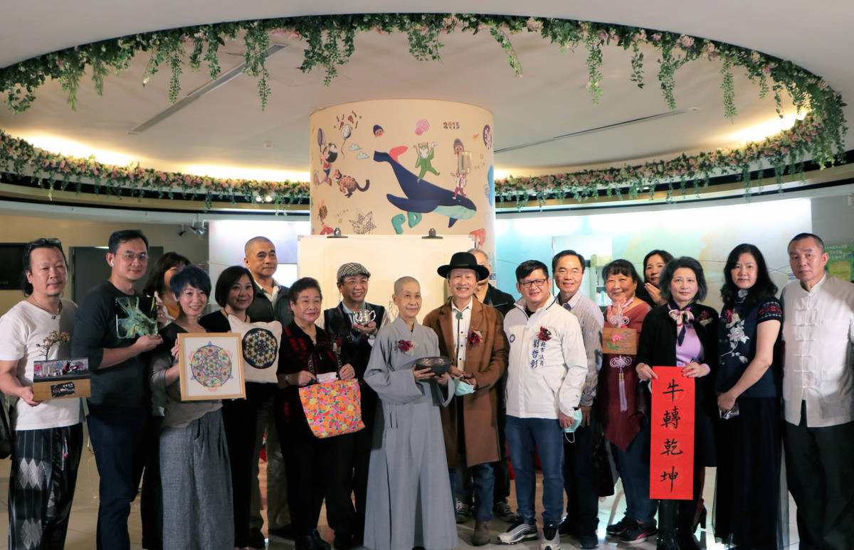 「春鬧」年節閱讀特展開幕合影
