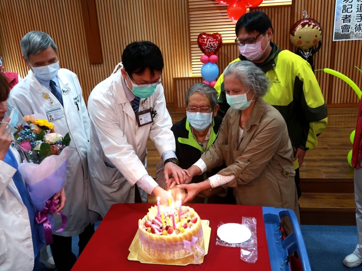 古校長慶祝新生