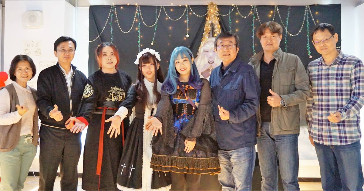 大葉大學學務長洪福源(左二)肯定學生發揮創意與公益精神(圖片來源：大葉大學提供)