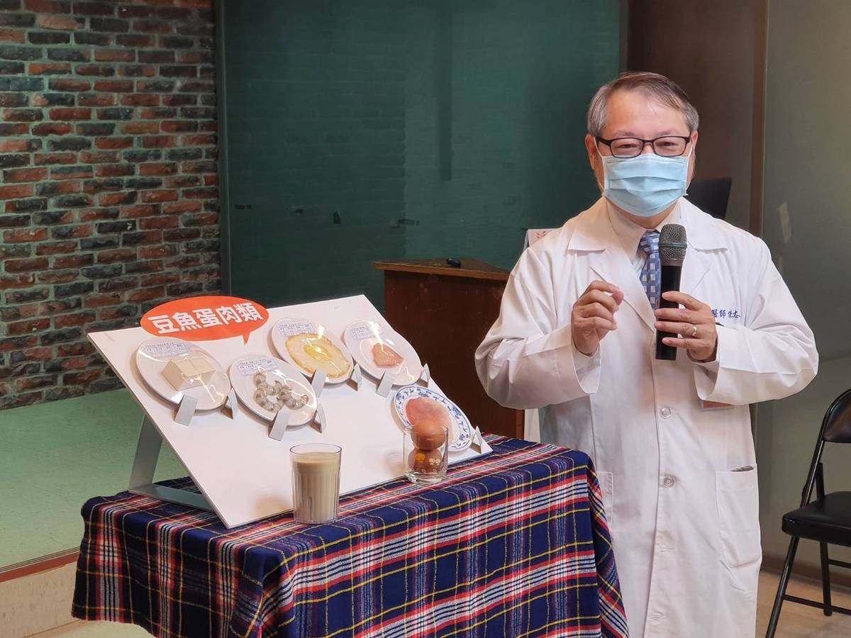臺東基督教醫院院長陳志成本身也是胃食道逆流患者，他建議可多攝取優質蛋白質，讓肌肉更有力，改善賁門鬆弛。