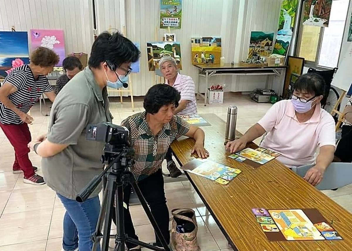 性平私塾不只針對孩子也希望深入社區和長輩互動(圖片來源：余靜葭提供)