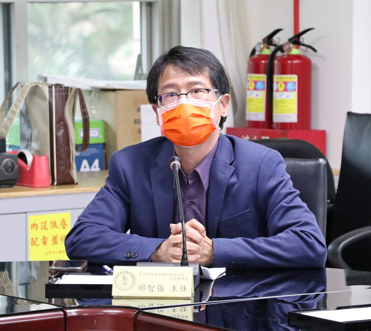 臺北市立聯合醫院松德院區社區精神科邱智強主任建議民眾可以善用社區醫療資源