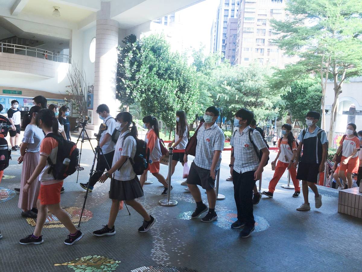 避免開學焦慮症 新北提供撇步陪孩子收心。