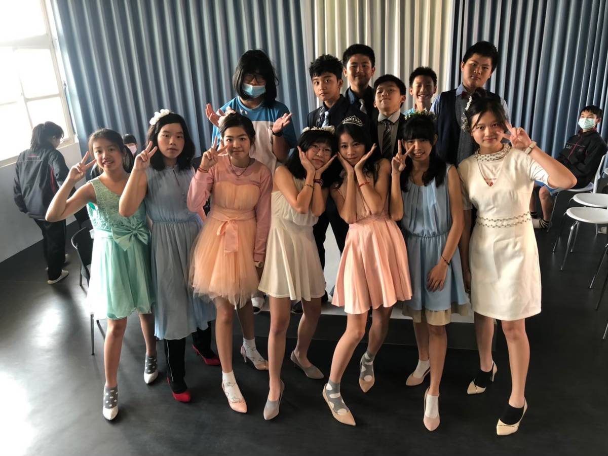 臺中市安和國中走秀課程後大合照