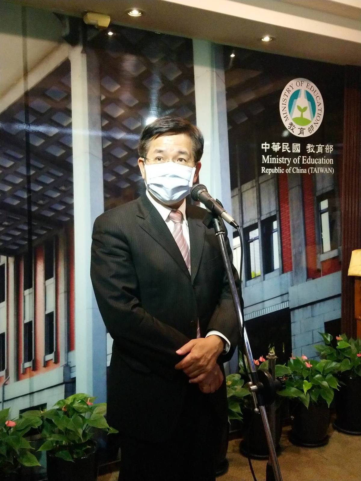教育部部長潘文忠接受媒體聯訪
